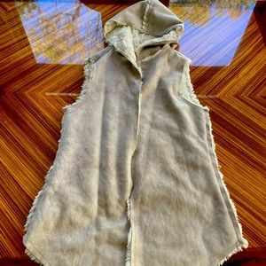 DYLAN Collection   REVERSIBLE SHERPA VEST